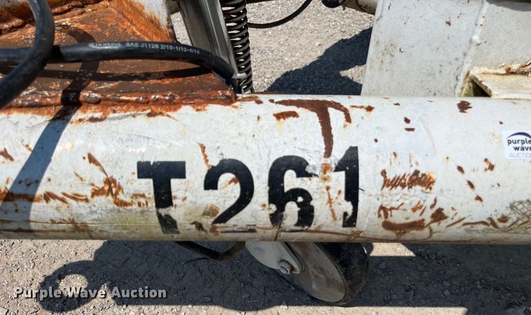 image for item EN5517 1987 Eaton reel trailer