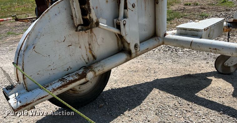 image for item EN5517 1987 Eaton reel trailer