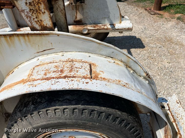 image for item EN5517 1987 Eaton reel trailer