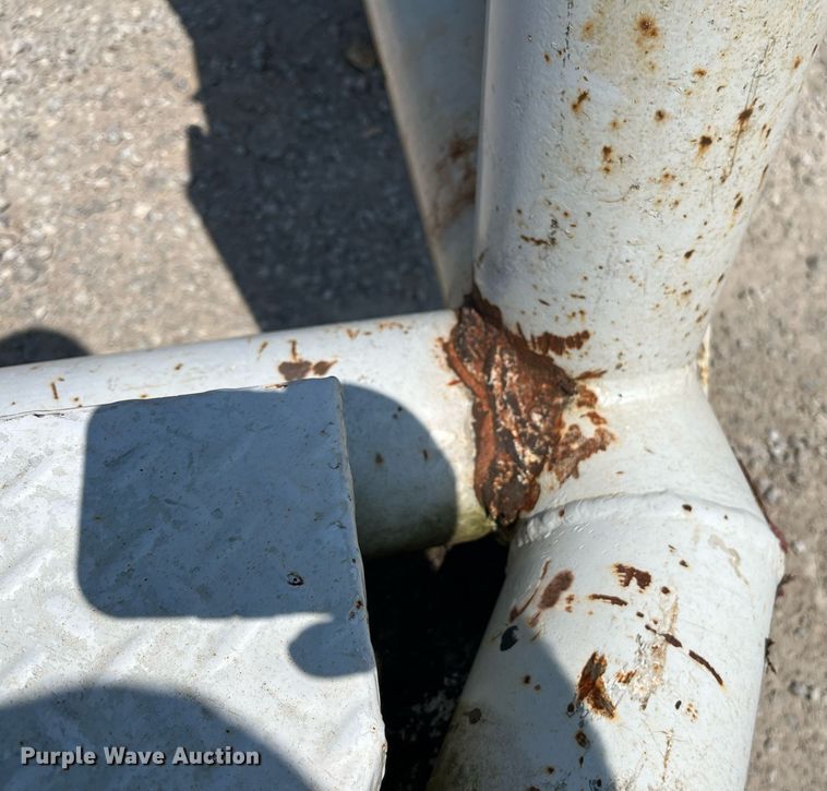 image for item EN5517 1987 Eaton reel trailer