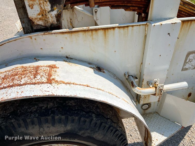 image for item EN5517 1987 Eaton reel trailer