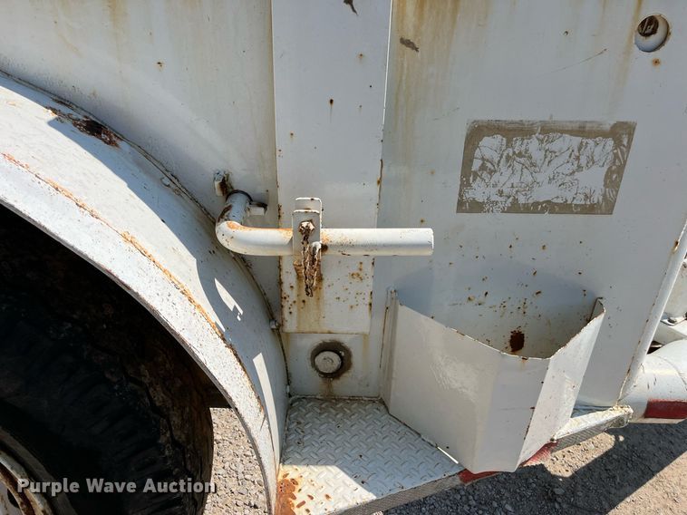 image for item EN5517 1987 Eaton reel trailer