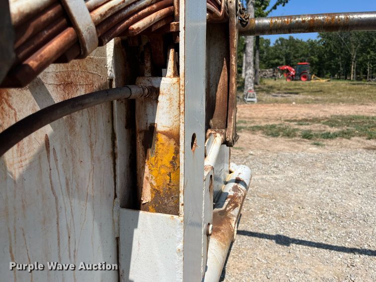 image for item EN5517 1987 Eaton reel trailer