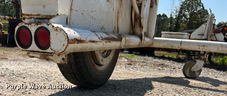 image for item EN5517 1987 Eaton reel trailer