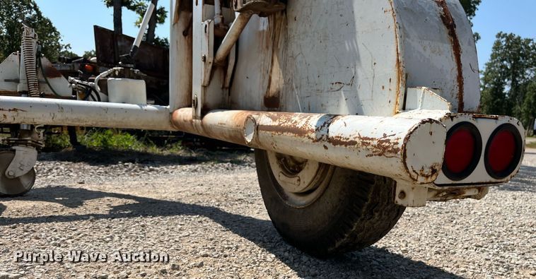 image for item EN5517 1987 Eaton reel trailer