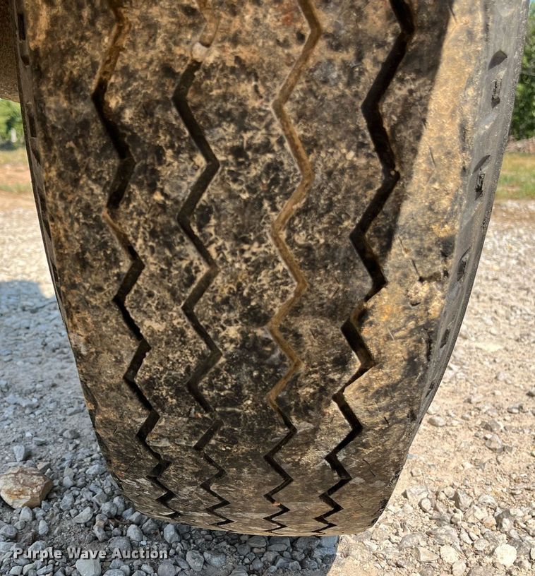 image for item EN5517 1987 Eaton reel trailer