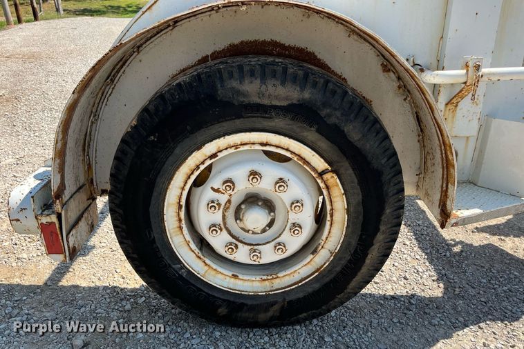 image for item EN5517 1987 Eaton reel trailer