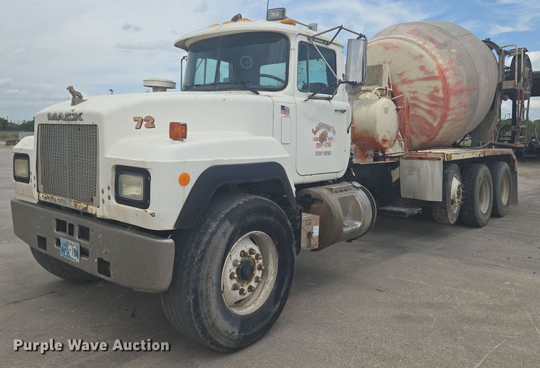 image for item EN8198 1998 Mack RD690S ready mix truck