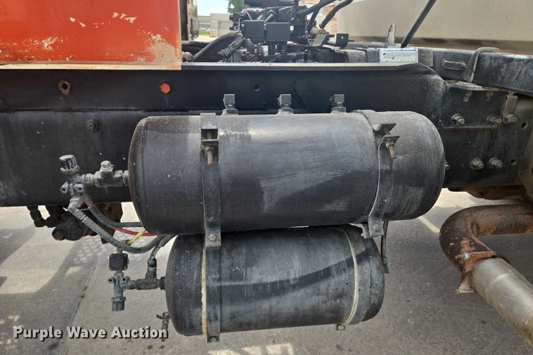 image for item EN8198 1998 Mack RD690S ready mix truck