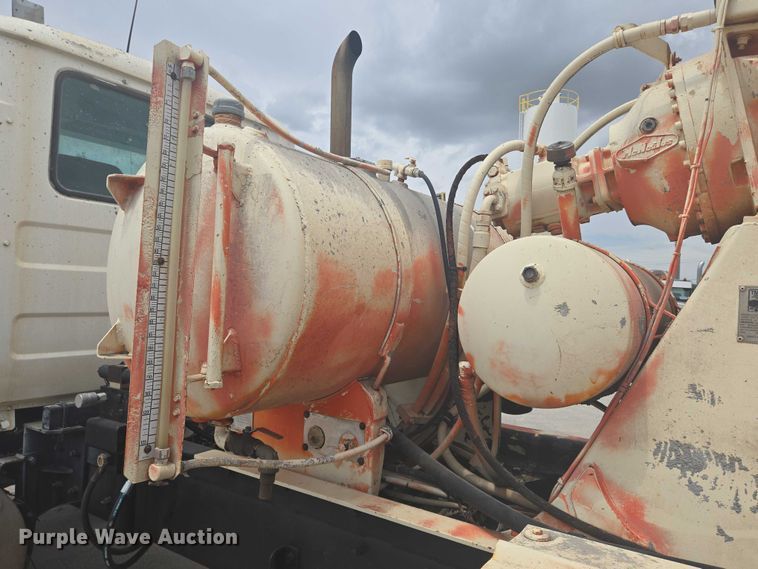 image for item EN8198 1998 Mack RD690S ready mix truck