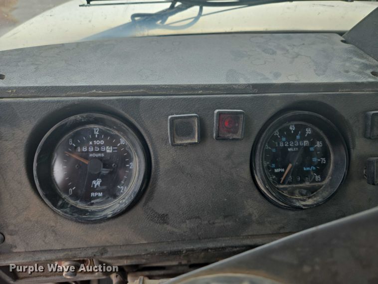 image for item EN8198 1998 Mack RD690S ready mix truck