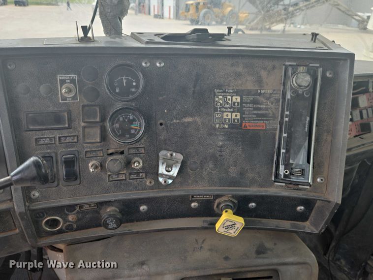 image for item EN8198 1998 Mack RD690S ready mix truck