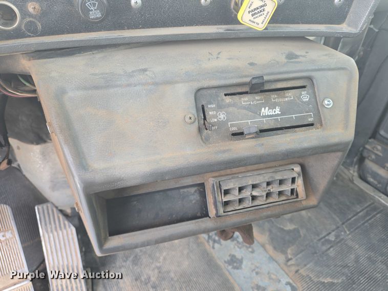 image for item EN8198 1998 Mack RD690S ready mix truck