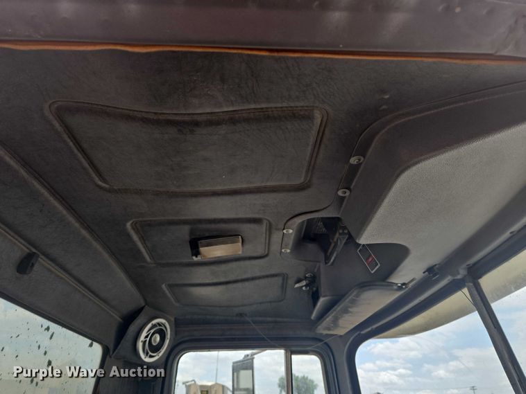 image for item EN8198 1998 Mack RD690S ready mix truck