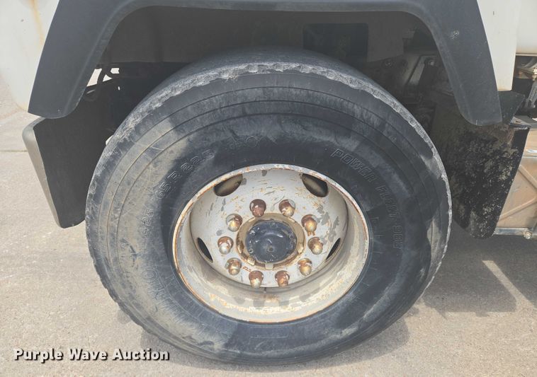 image for item EN8198 1998 Mack RD690S ready mix truck