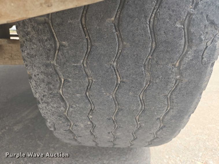 image for item EN8198 1998 Mack RD690S ready mix truck