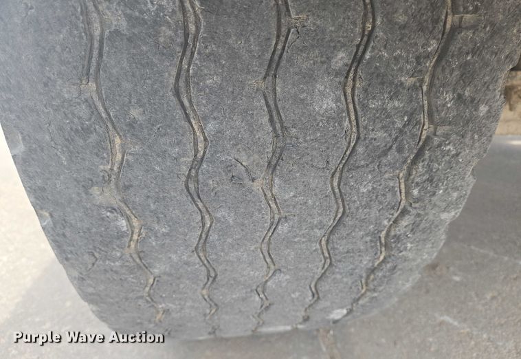 image for item EN8198 1998 Mack RD690S ready mix truck