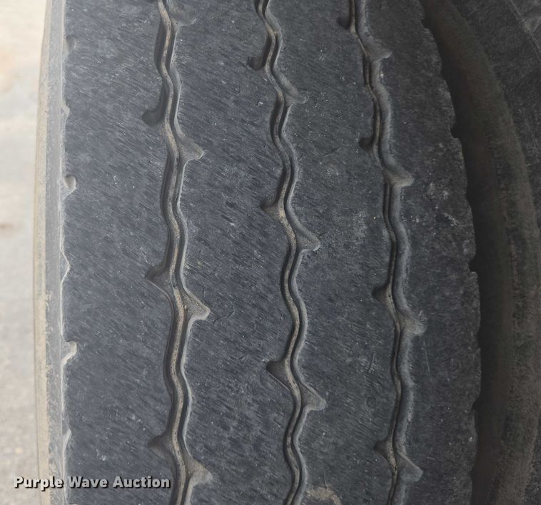 image for item EN8198 1998 Mack RD690S ready mix truck