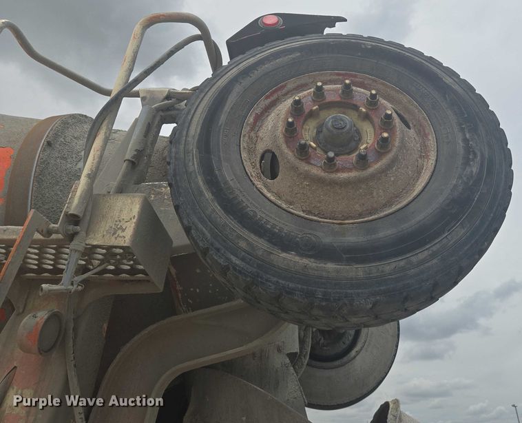 image for item EN8198 1998 Mack RD690S ready mix truck