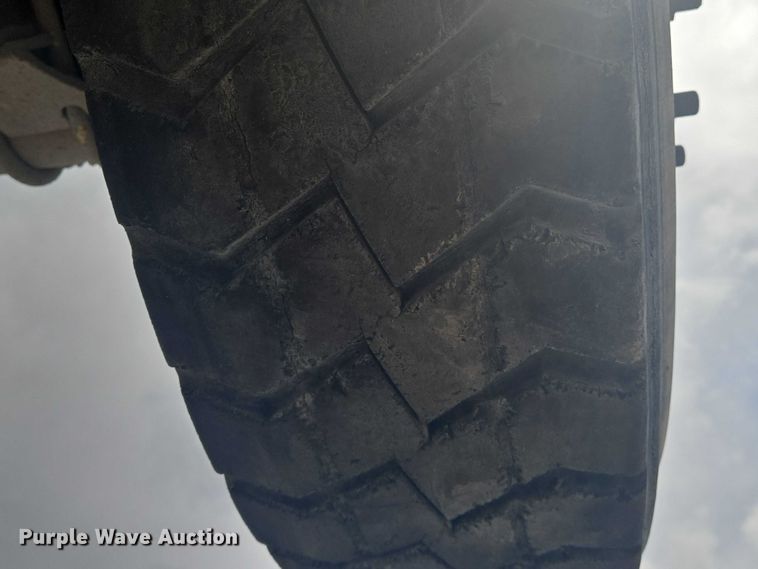 image for item EN8198 1998 Mack RD690S ready mix truck