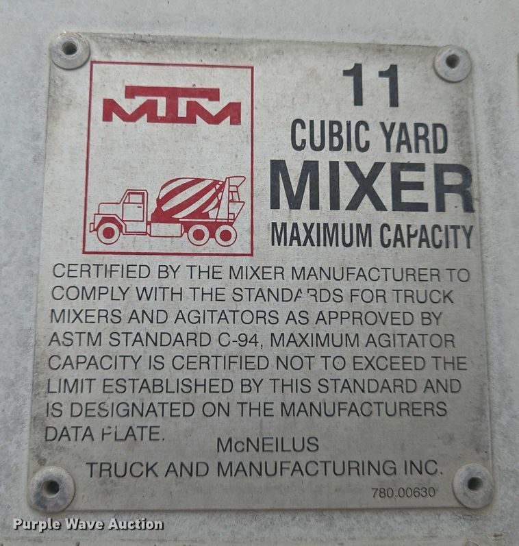 image for item EN8199 2005 Mack CV513 ready mix truck