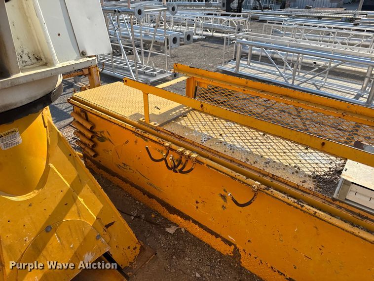 image for item EN8251 2007 International 4300 digger derrick truck