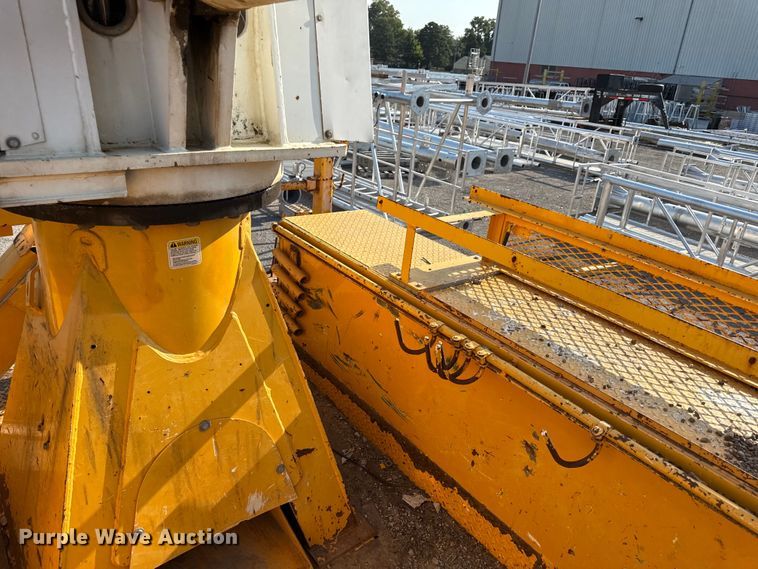 image for item EN8251 2007 International 4300 digger derrick truck