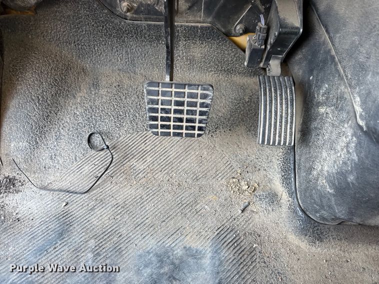 image for item EN8251 2007 International 4300 digger derrick truck