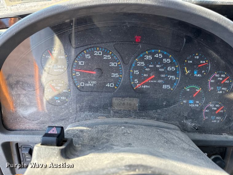 image for item EN8251 2007 International 4300 digger derrick truck