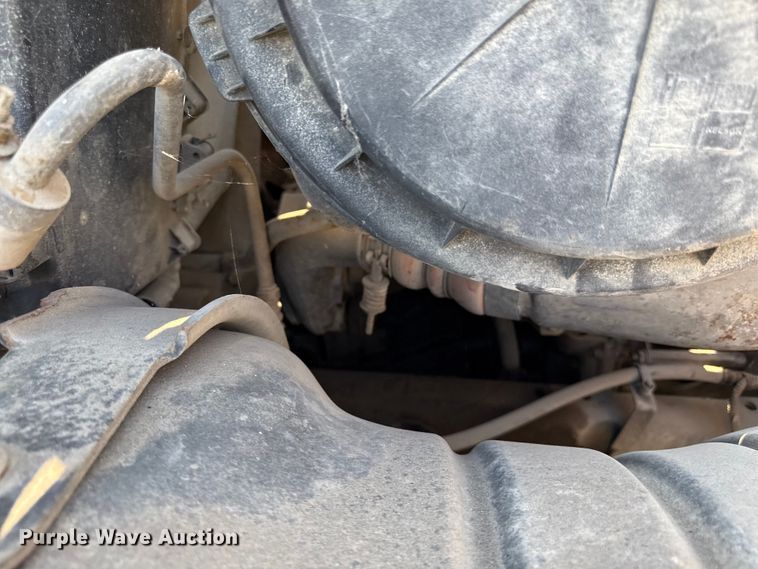 image for item EN8251 2007 International 4300 digger derrick truck