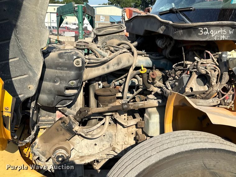 image for item EN8251 2007 International 4300 digger derrick truck