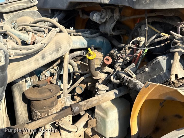 image for item EN8251 2007 International 4300 digger derrick truck