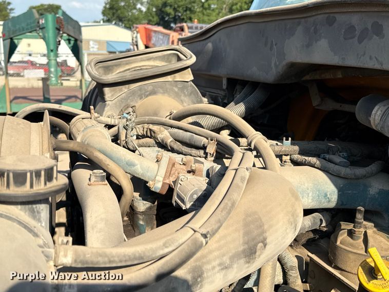 image for item EN8251 2007 International 4300 digger derrick truck