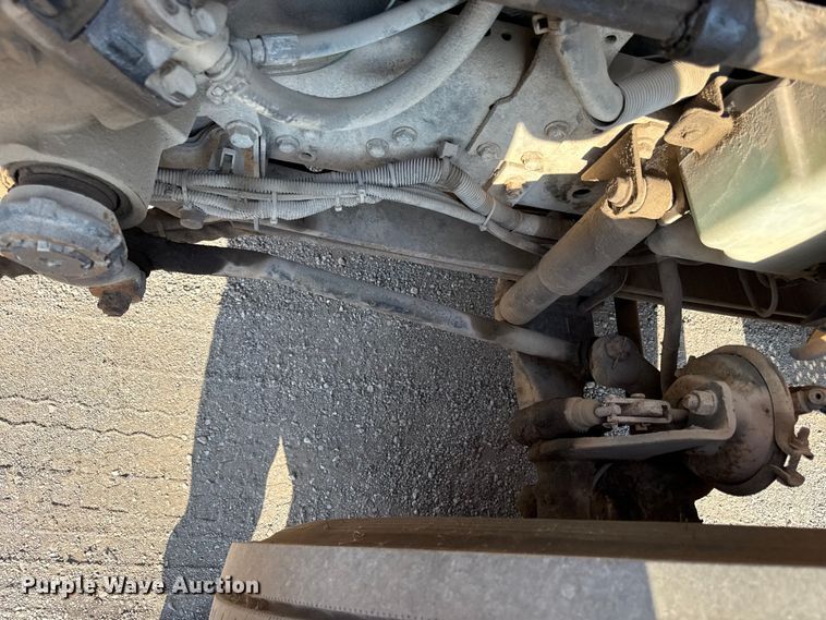 image for item EN8251 2007 International 4300 digger derrick truck