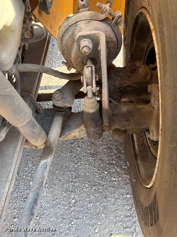 image for item EN8251 2007 International 4300 digger derrick truck