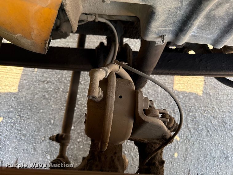 image for item EN8251 2007 International 4300 digger derrick truck