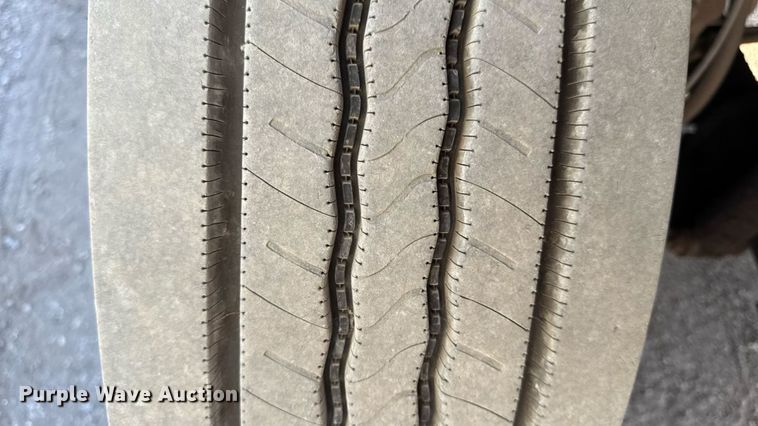 image for item EN8251 2007 International 4300 digger derrick truck