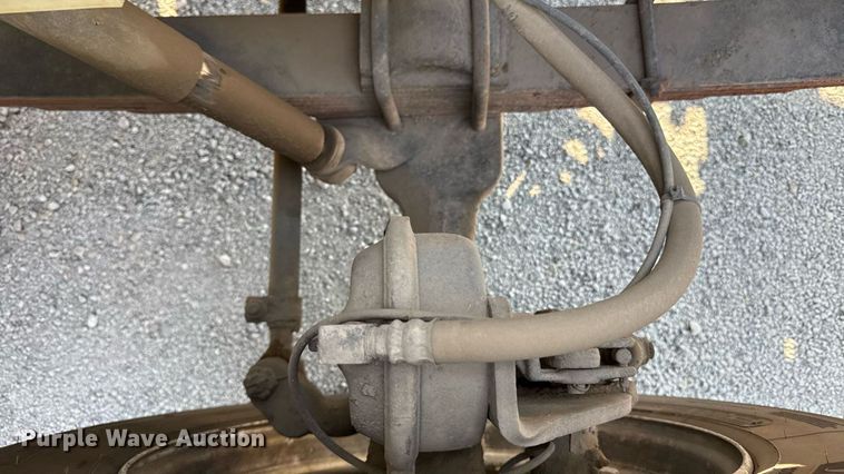 image for item EN8252 2001 International 4700 digger derrick truck