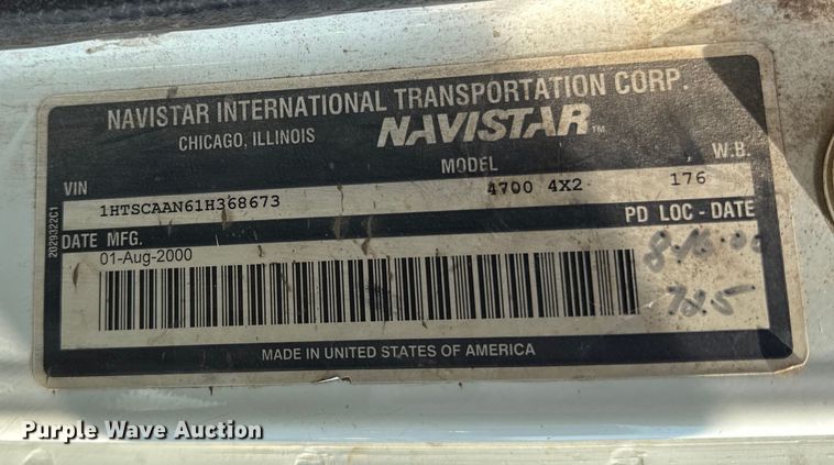 image for item EN8252 2001 International 4700 digger derrick truck