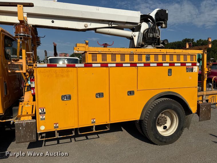 image for item EN8253 2011 International Durastar digger derrick truck