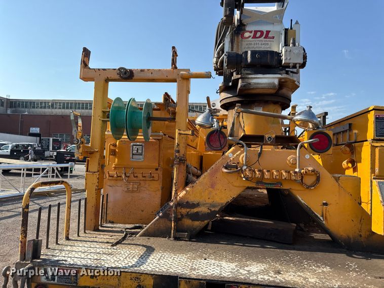 image for item EN8253 2011 International Durastar digger derrick truck