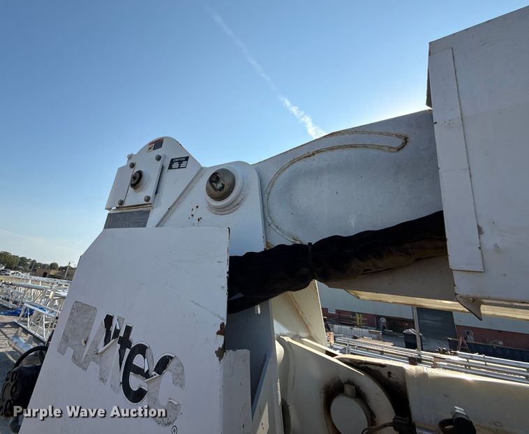 image for item EN8253 2011 International Durastar digger derrick truck