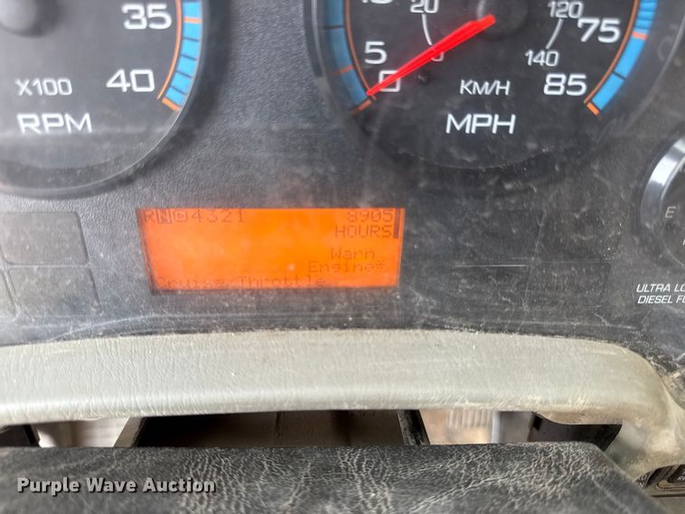 image for item EN8253 2011 International Durastar digger derrick truck