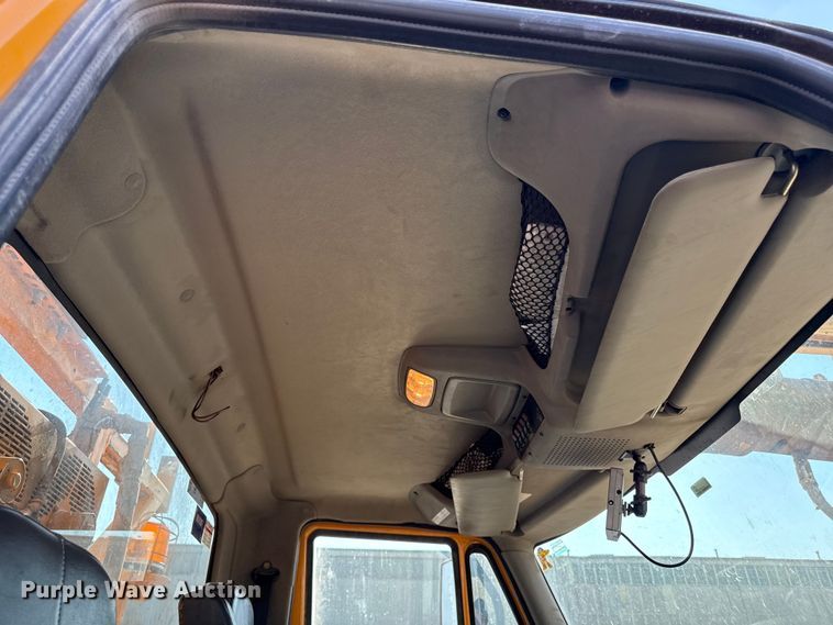 image for item EN8253 2011 International Durastar digger derrick truck