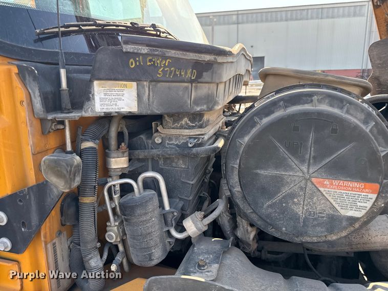 image for item EN8253 2011 International Durastar digger derrick truck