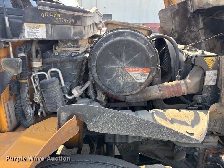 image for item EN8253 2011 International Durastar digger derrick truck