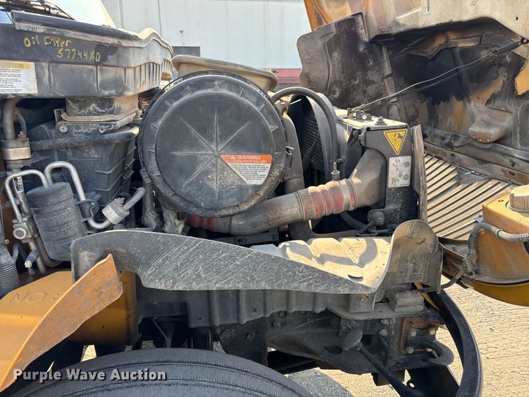 image for item EN8253 2011 International Durastar digger derrick truck