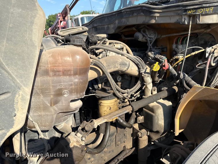 image for item EN8253 2011 International Durastar digger derrick truck