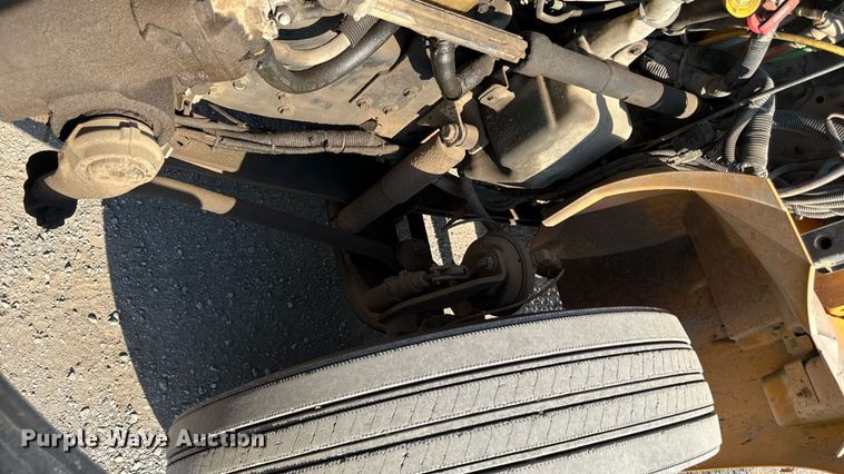 image for item EN8253 2011 International Durastar digger derrick truck