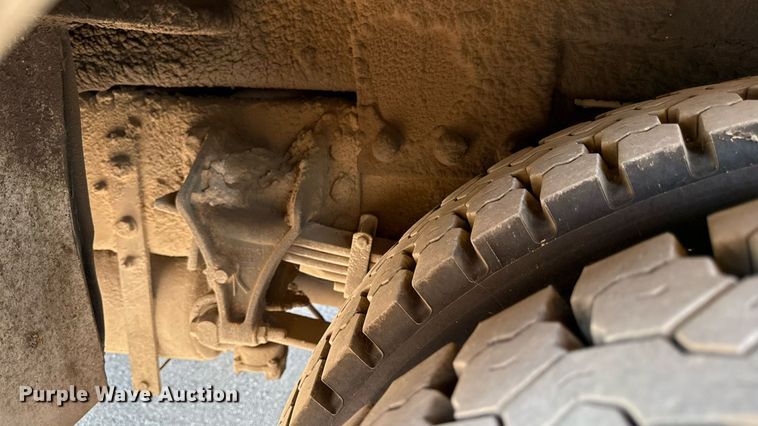 image for item EN8253 2011 International Durastar digger derrick truck